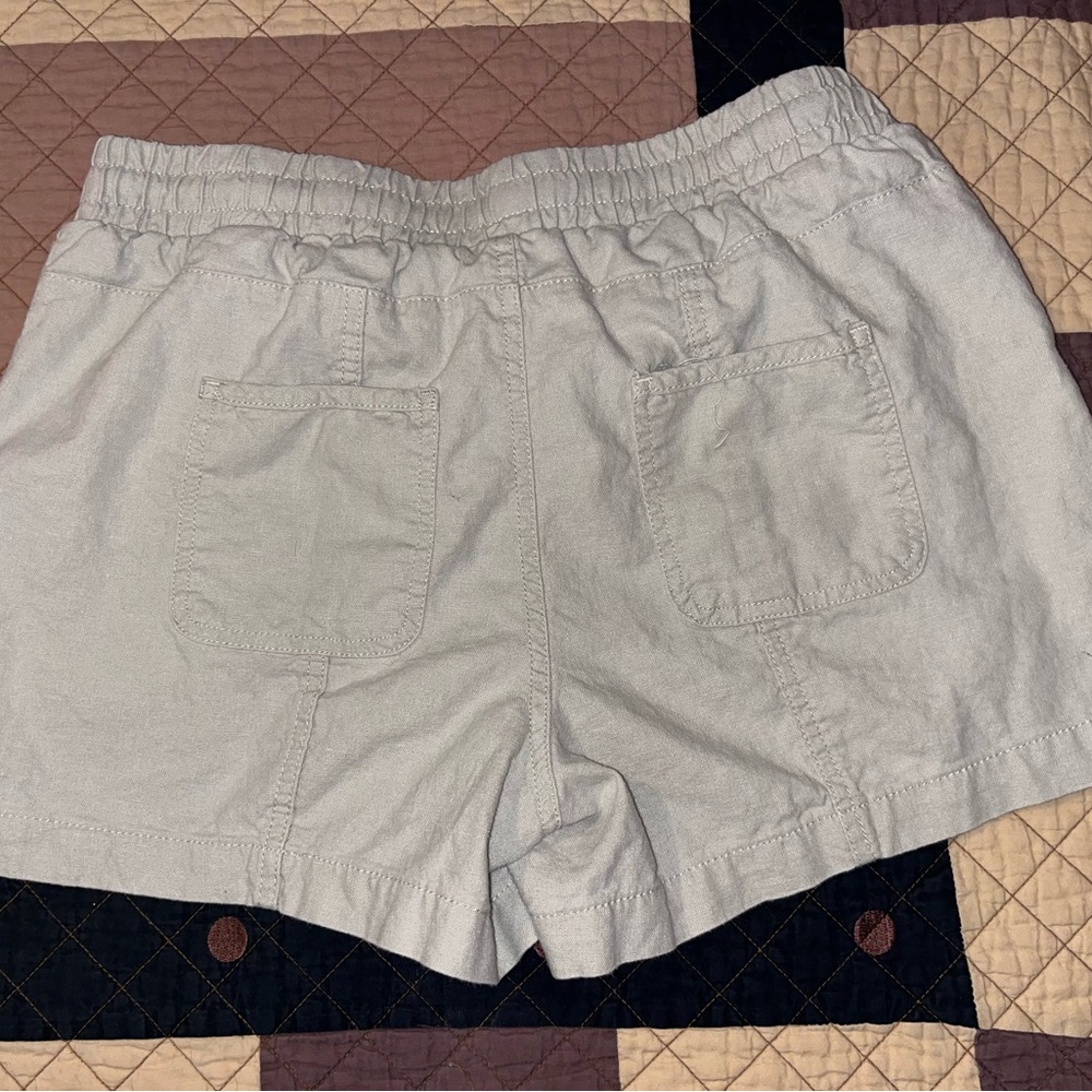 Cato Women's Light Gray Cargo Shorts - Picture 4 of 5